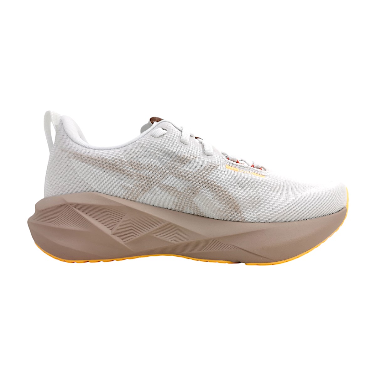 Asics Novablast 5 1012B765 Weiß white/fawn 102