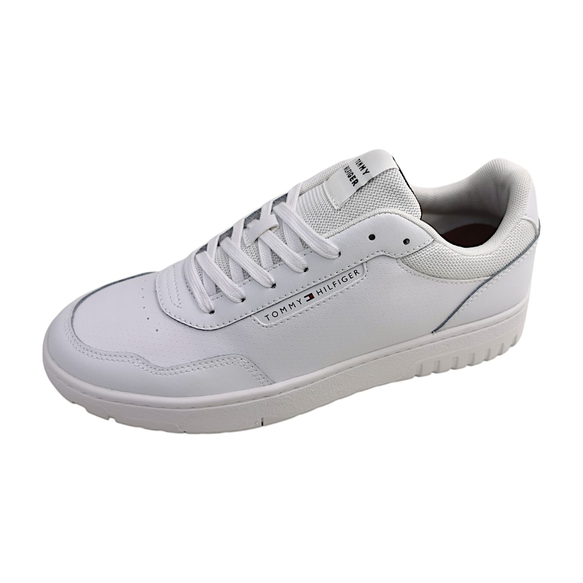Tommy Hilfiger Basket Core LTH Pinperf sportlicher Schnürer Weiß Freizeit (white YBS, Größe 44 EU) Tommy Hilfiger Basket Core LTH Pinperf sportlicher Schnürer Weiß Freizeit (white YBS, Größe 44 EU)