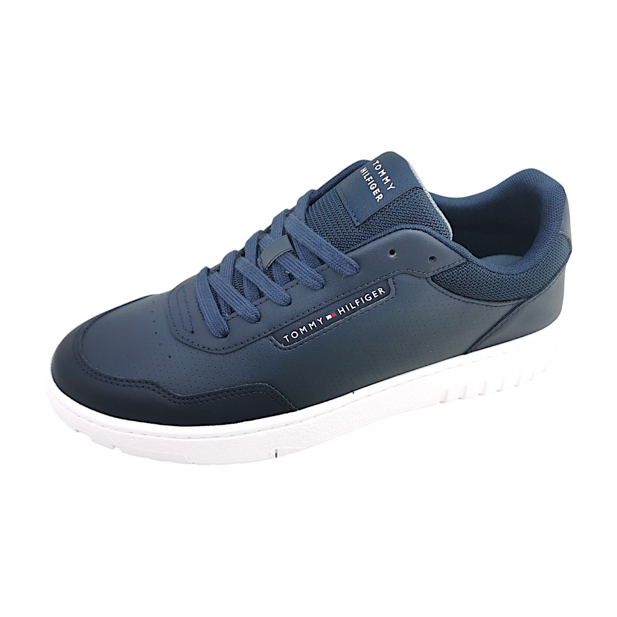Tommy Hilfiger Basket Core LTH Pinperf FM0FM05466-DW5 Blau desert sky DW5 Tommy Hilfiger Basket Core LTH Pinperf FM0FM05466-DW5 Blau desert sky DW5